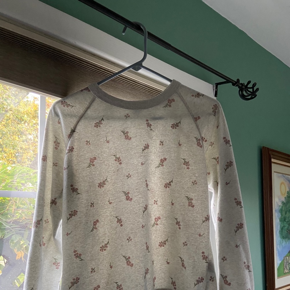 Old navy sweatshirt